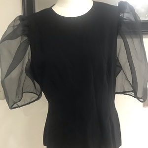 BLACK TOP WITH ROUND NECK